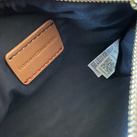 TOMMY HILFIGER WRISTLET CLUTCH BAG NAVY WHITE - Picture 2 of 7